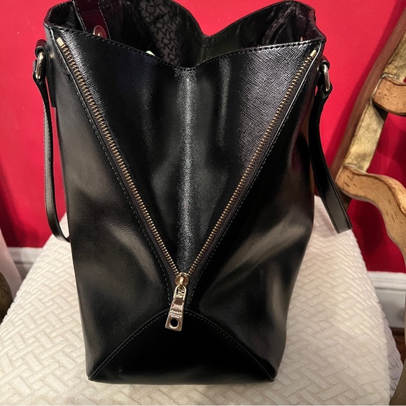 DKNY Shiny Saffiano Leather Tote Shoulder bag - Picture 8 of 16